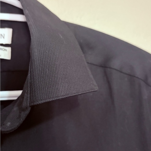 Calvin Klein Black Textured Non Iron Dress Shirt Classic Formal Style - Picture 3 of 5